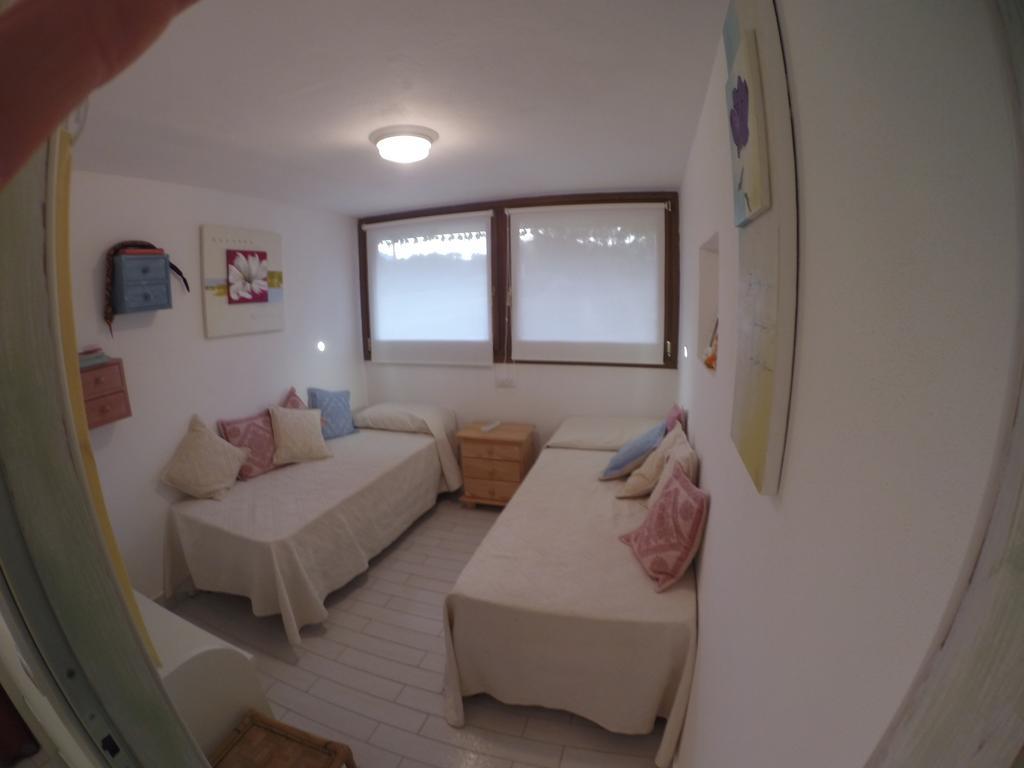 Luxury Apartment Sardegna Portisco Szoba fotó