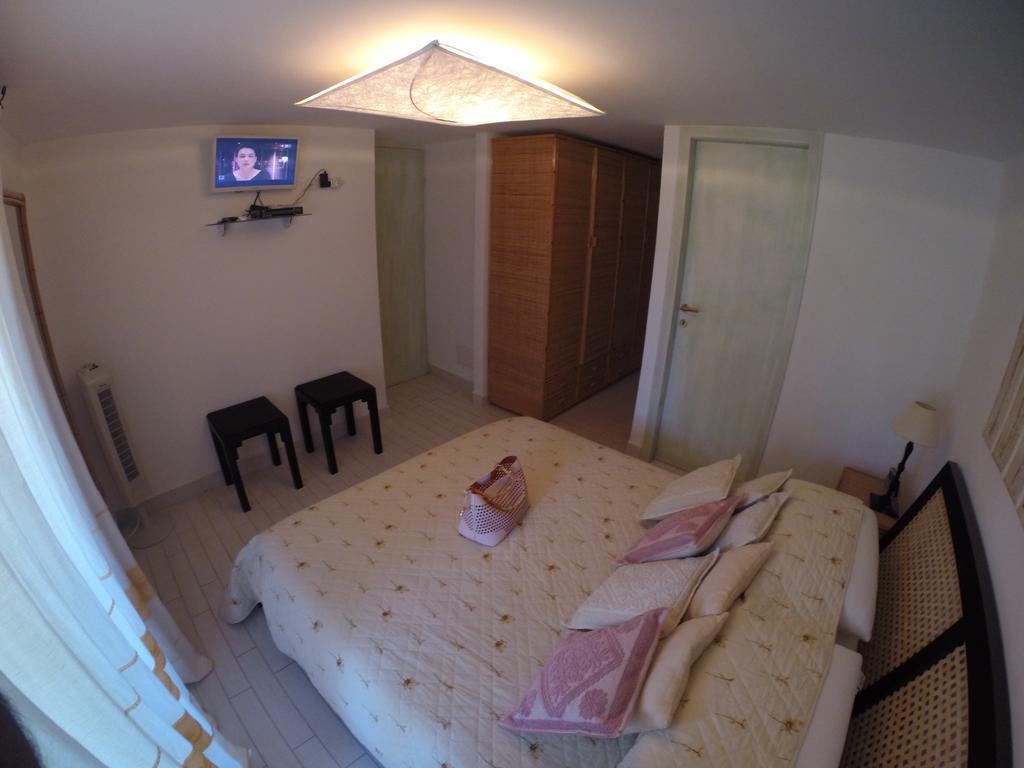 Luxury Apartment Sardegna Portisco Szoba fotó