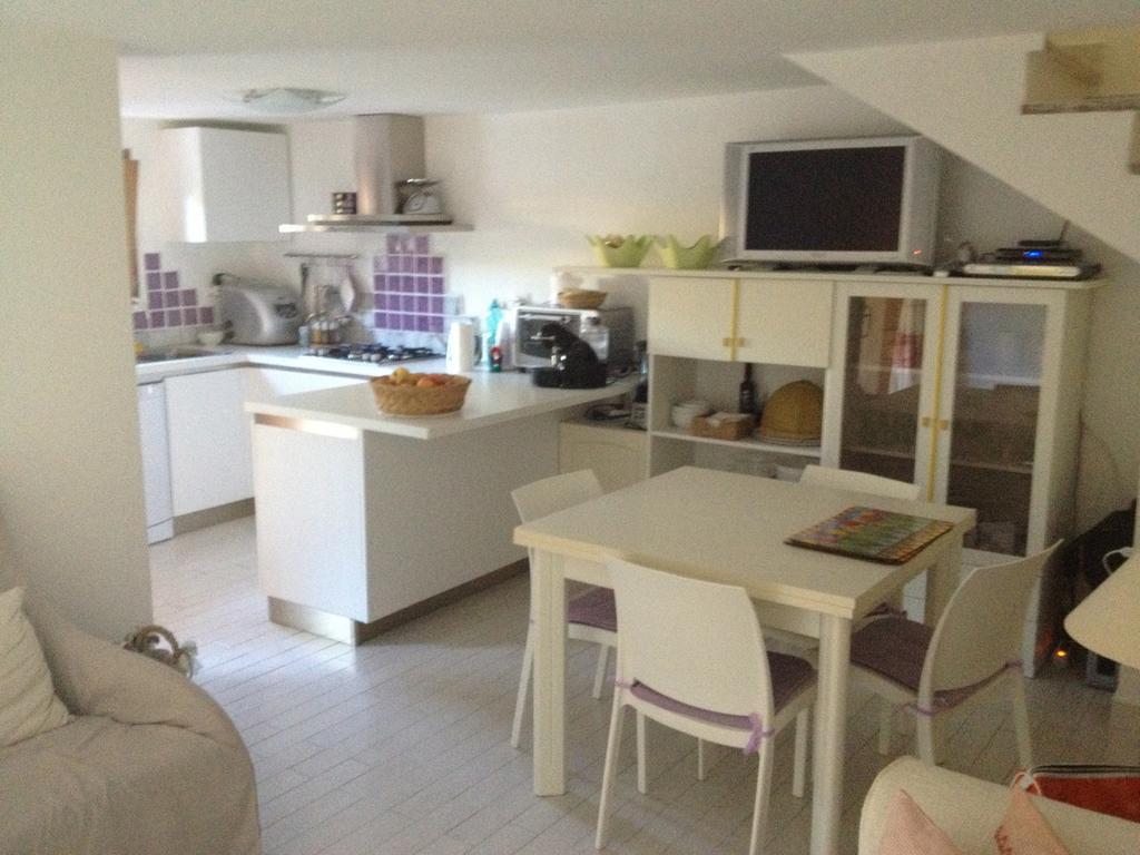 Luxury Apartment Sardegna Portisco Szoba fotó
