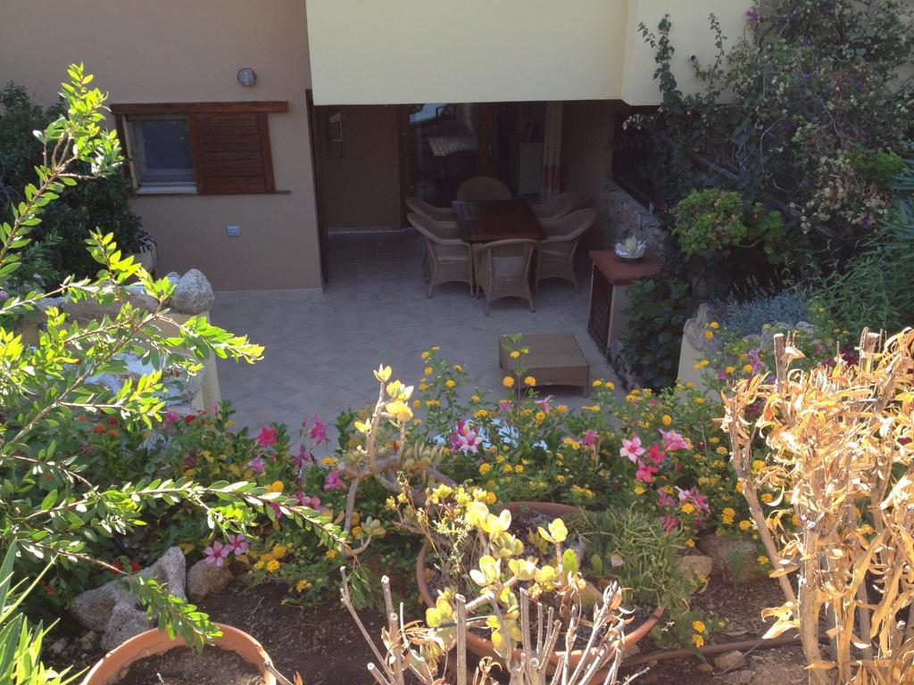 Luxury Apartment Sardegna Portisco Szoba fotó